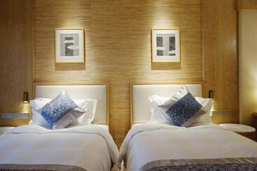 فندق Narada Resort & Spa Cifu Lake