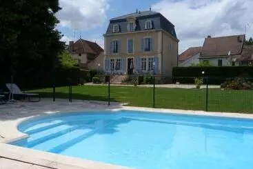 בית מלון כפרי Hôtel Restaurant Du Cheval Blanc