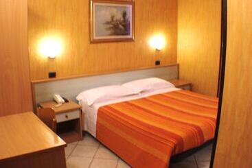 Отель Isolabella