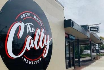 Caledonian Hotel Motel