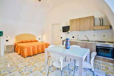 بنسيون Della Monica Rooms