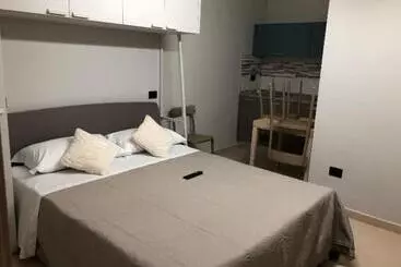 ベッドアンドブレックファースト Bed&breakfast Luna