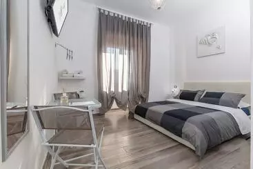 ペンション Scirocco Rooms