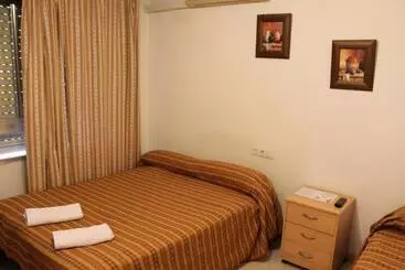 مسافرخانه Ab Pension Granada