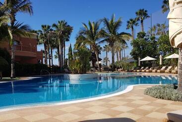 Hotel Las Madrigueras Golf Resort & Spa  Adults Only