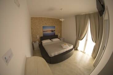 Blue And Blue Luxury Bed & Breakfast