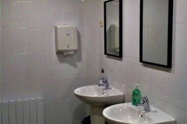 Albergue Rural Mandoia   Hostel