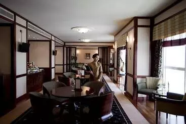 Отель Dusit Thani Dubai