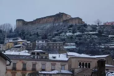 تختخواب و صبحانه Old Garden