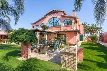 Aamiaismajoitus (B&B) Villa Flumini