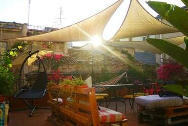 پانسیون Kaleidos