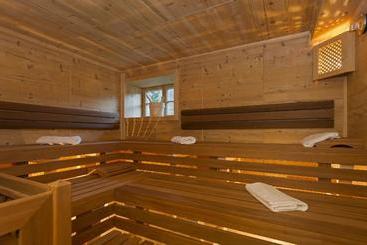 Bed & Breakfast Silentium Dolomites Chalet