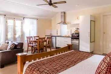 Hotel One Tree Accommodation