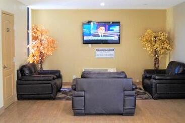 호텔 Red Maple Inn And Suites