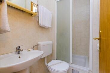 בית מלון כפרי Pansion Srebreno