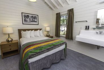 فندق على الطريق Swiftcurrent Motor Inn And Cabins Inside The Park