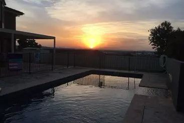 تختخواب و صبحانه Anja S Place In The Hunter Valley