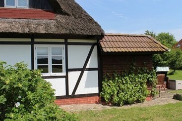 קוטג'' Cozy Apartment In Hohenkirchen With Terrace