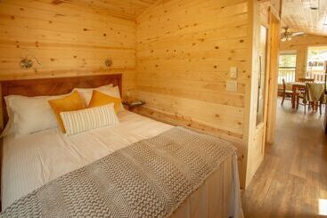 بيت ريفى West Glacier Cabin Village