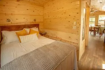 Mökkimajoitus West Glacier Cabin Village