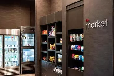 ホテル Courtyard By Marriott Mesa At Wrigleyville West