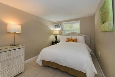 Pines & Palms Resort