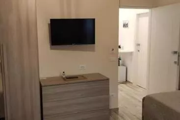 تختخواب و صبحانه Daisy