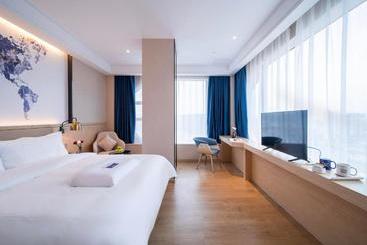 Kyriad Hotel Heyuan Taoyuan International Store