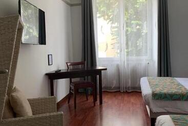 בית מלון כפרי L Embleme  Boutique