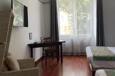 Otel L Embleme Boutique