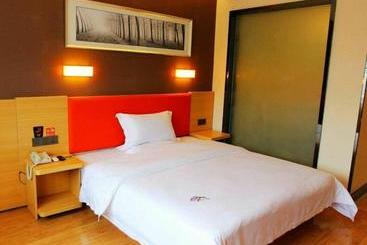 Hotel 7 Days Premium Dalian Zhuanghe Huanghai Avenue