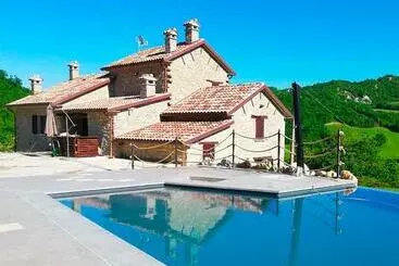 ホテル Agriturismo Il Cornio
