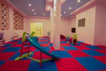 Nukhbat Al Makan Apartment