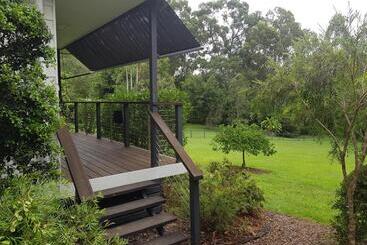 Bed and Breakfast Eumundi Cottages Cottage 1