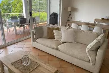 Aqua Promenade Beachfront Holiday Apartments