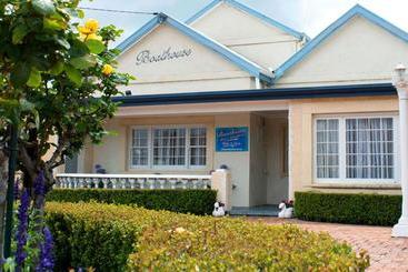 Boathouse Bunbury Bed & Breakfast