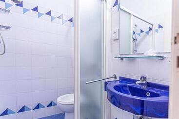 בית מלון כפרי Continental