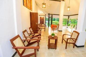 فندق The Berrycove Bungalow