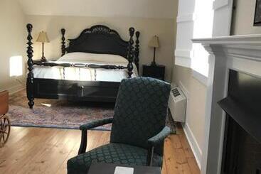 住宿加早餐 Canemount Plantation Inn