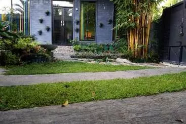 ペンション Mango Roots