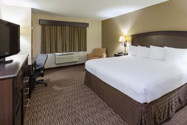 Отель Americinn By Wyndham Beaver Dam