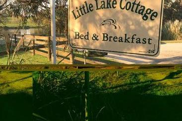 צימר Little Lake Cottage