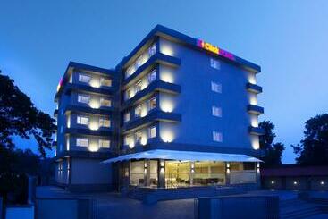 Click Hotel, Junagadh