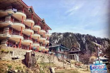 Hotel Eyesky, Tosh