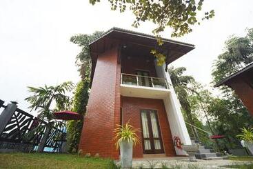 Hotel Lavenro Garden