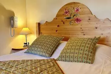 Hotel Hameau Des Prodains   Hôtel