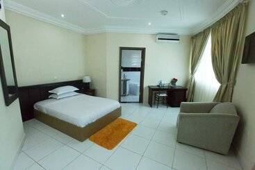 فندق Karela Beach Resort