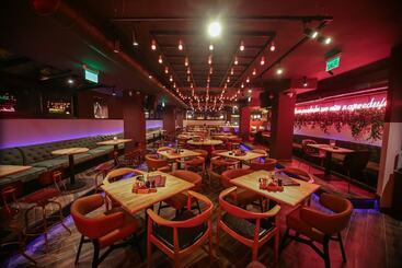 هتل Avangarda Suites