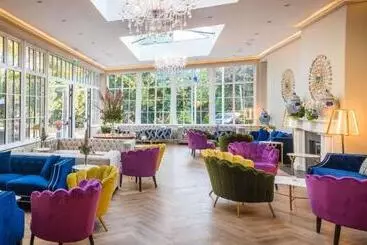 Cork S Vienna Woods Hotel & Villas