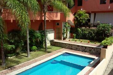 בית מלון כפרי La Iguana